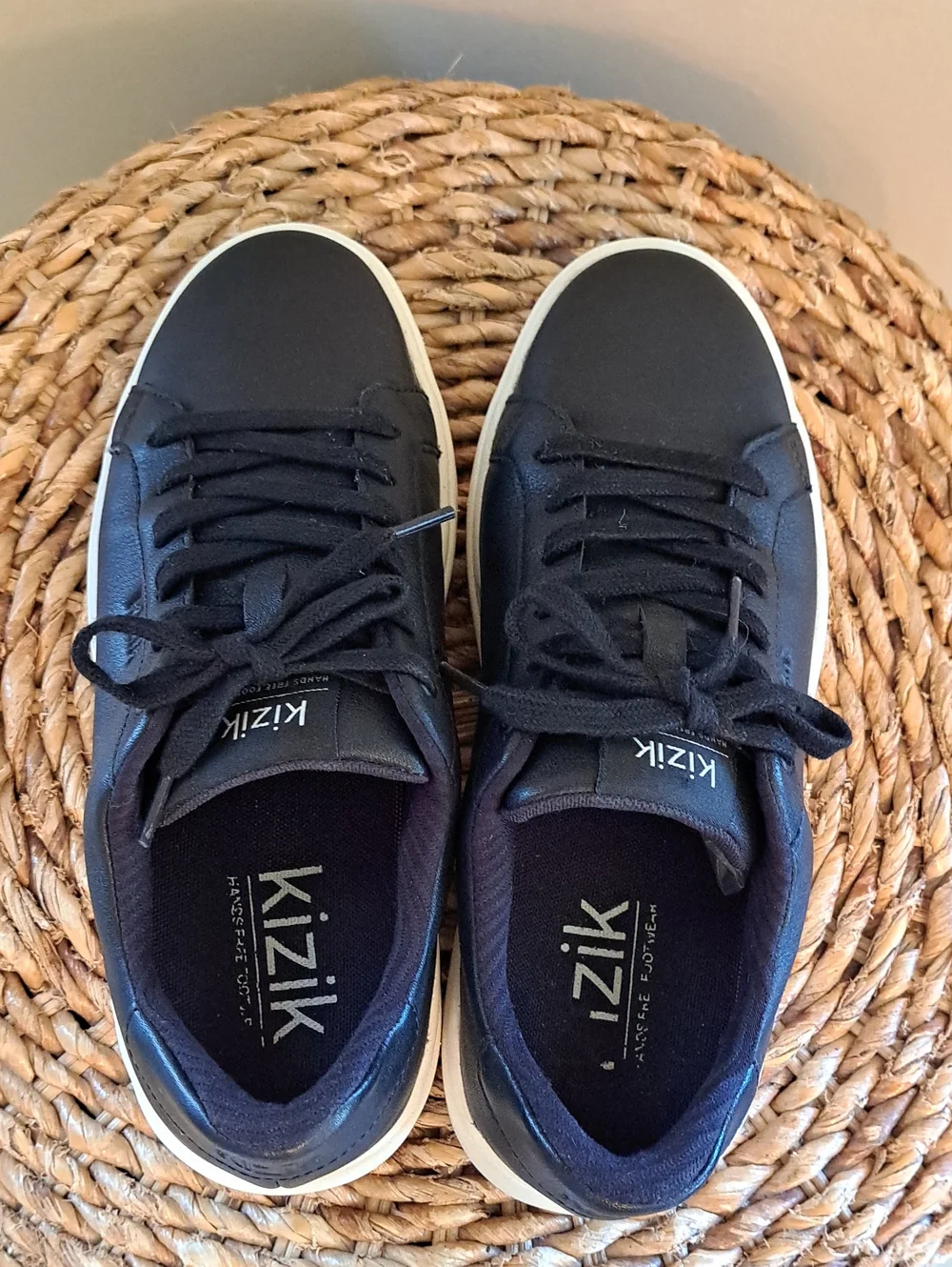 KIZIK Women Vegas 2 Black Leather Athleisure/Comfort Sneakers Cream Soles 7-7.5